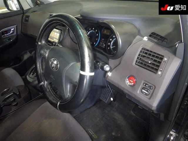 TOYOTA MARK X ZIO