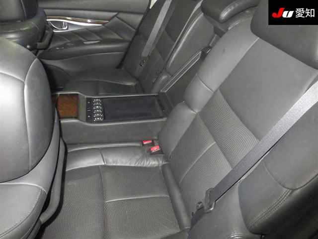 NISSAN FUGA