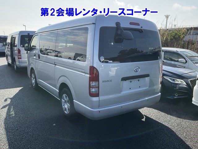 TOYOTA HIACE