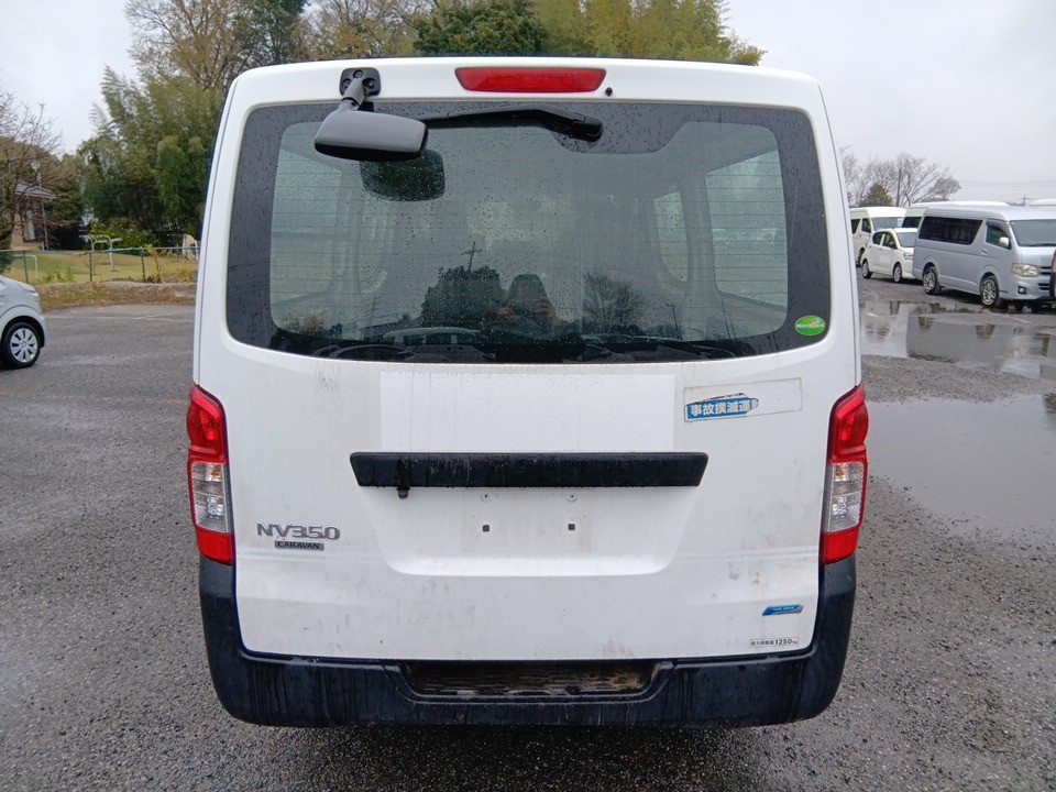 NISSAN NV350 CARAVAN