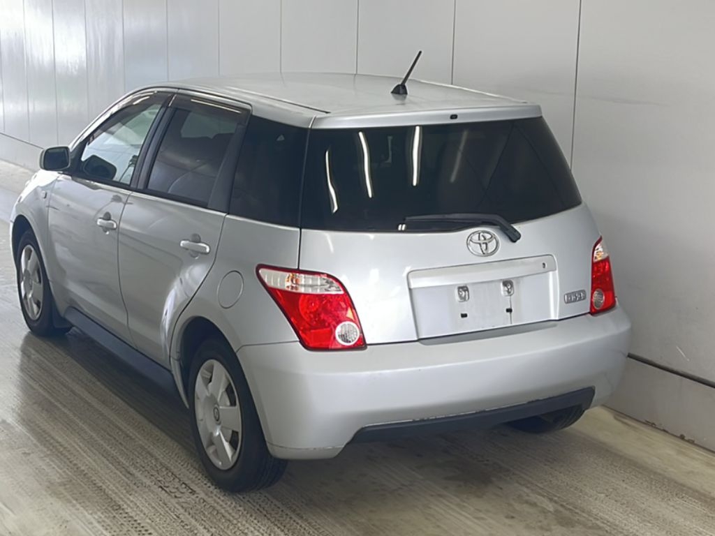 TOYOTA IST