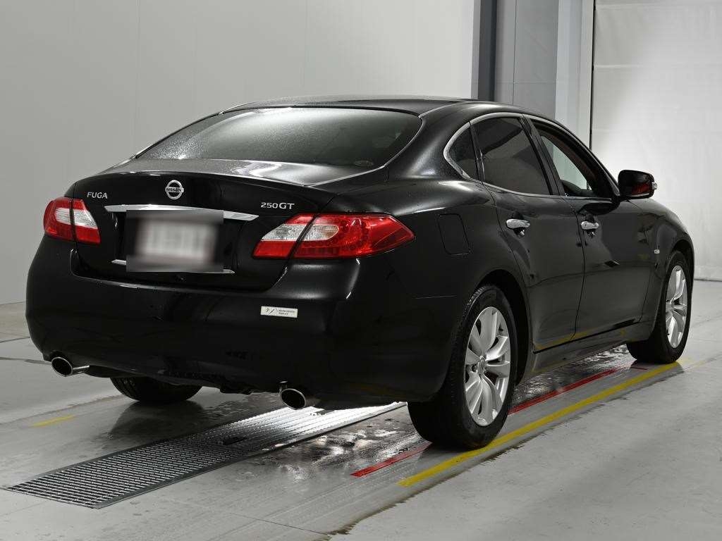 NISSAN FUGA
