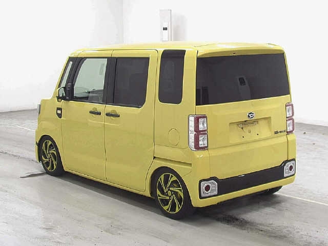 DAIHATSU WAKE