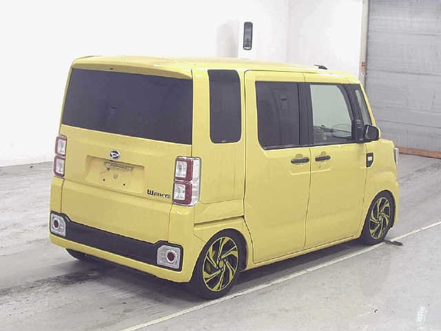 DAIHATSU WAKE