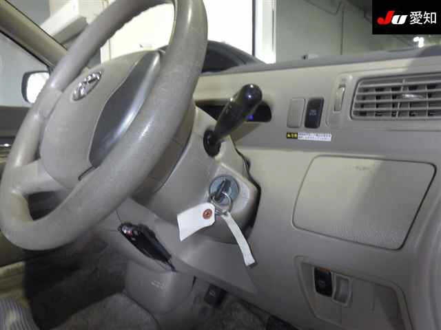 TOYOTA RAUM
