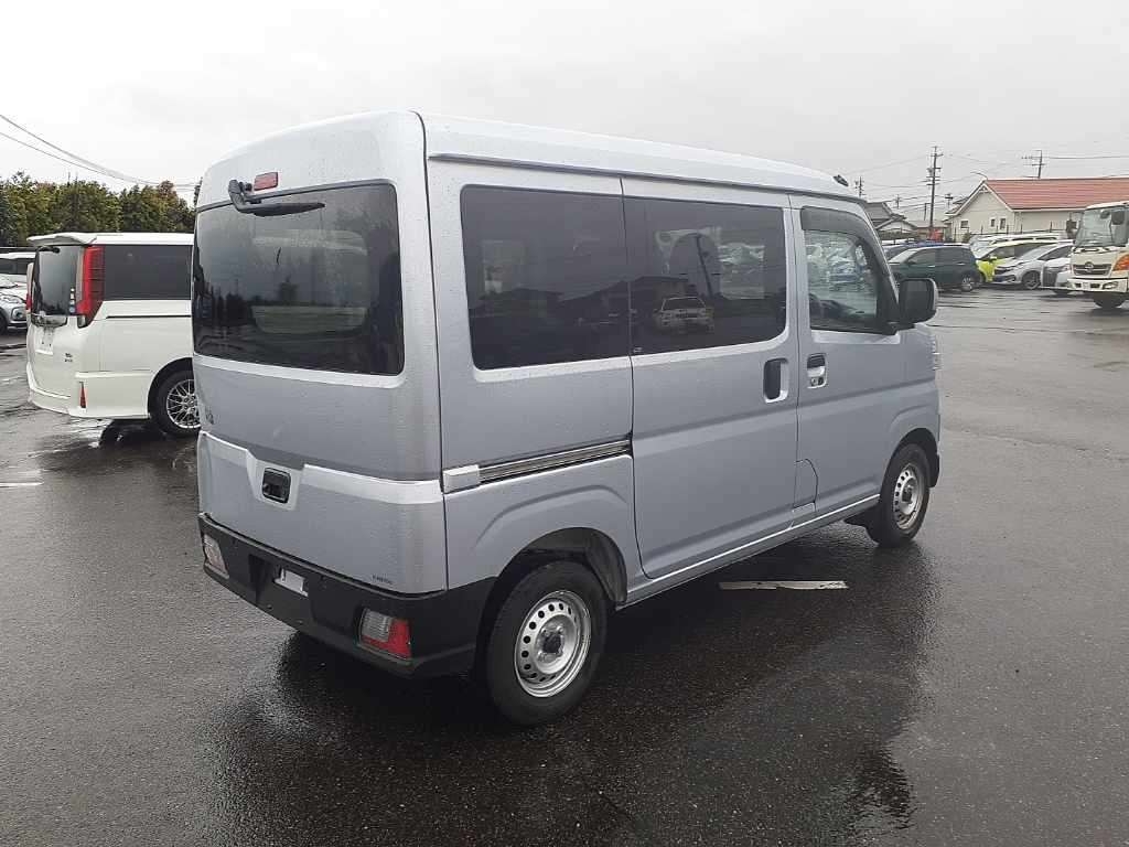 TOYOTA PIXIS VAN