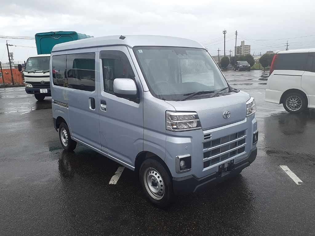 TOYOTA PIXIS VAN
