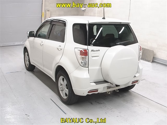 TOYOTA RUSH