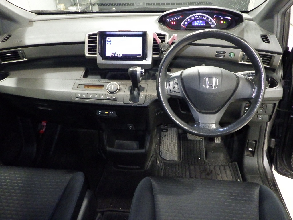 HONDA FREED SPIKE