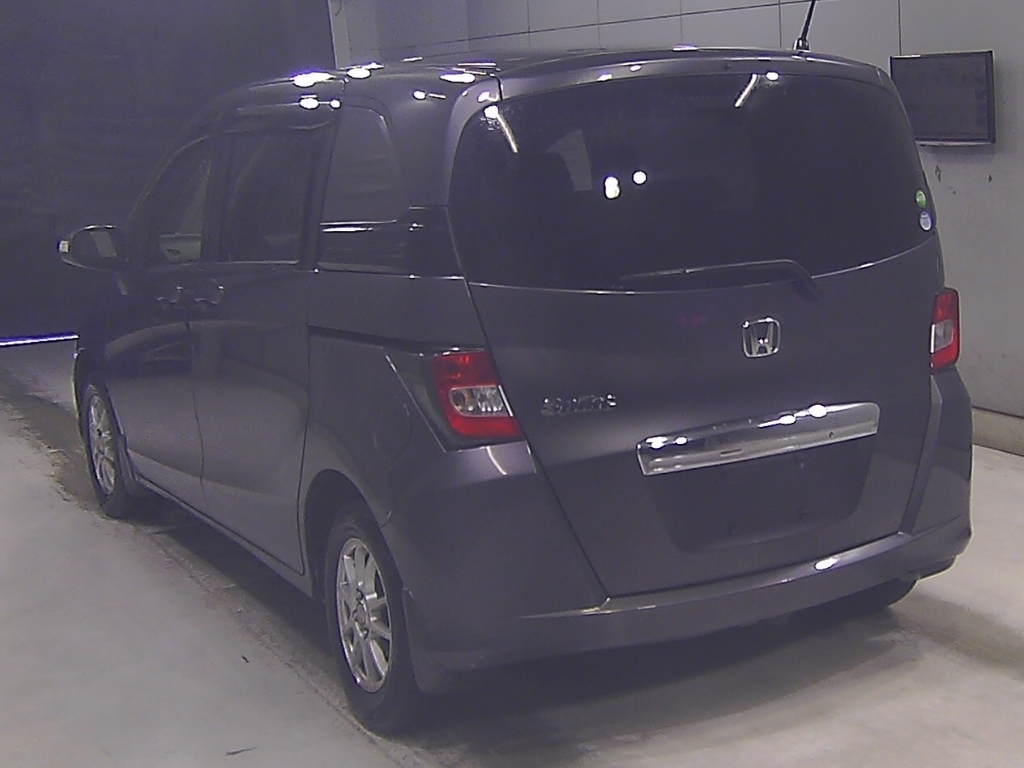 HONDA FREED SPIKE