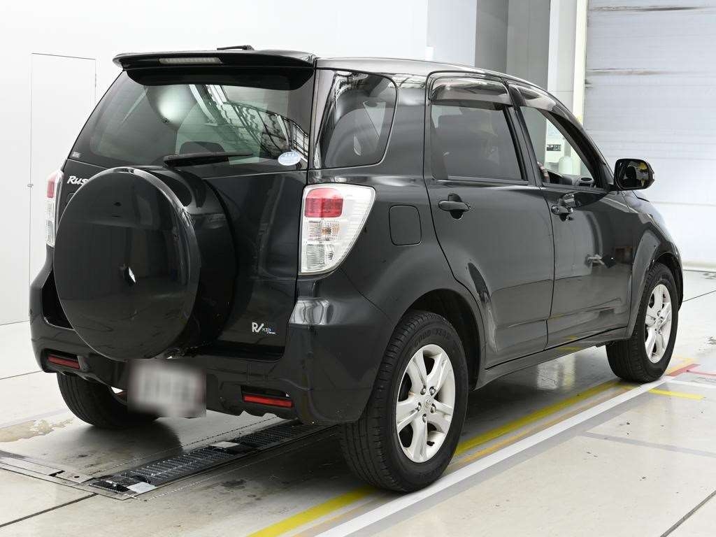 TOYOTA RUSH