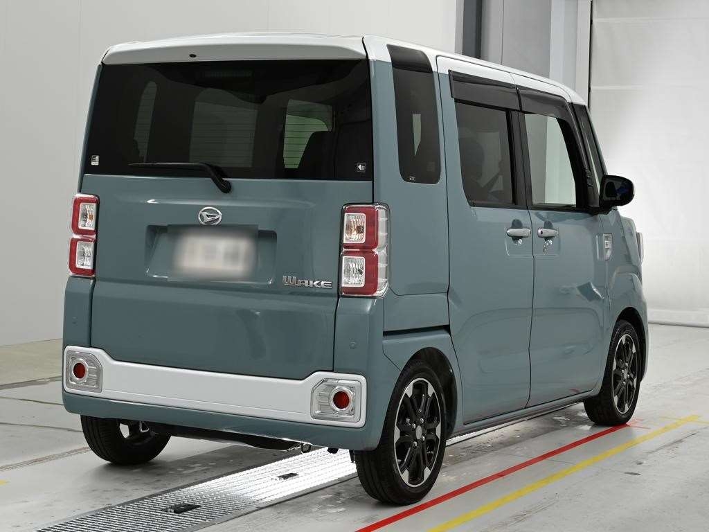 DAIHATSU WAKE