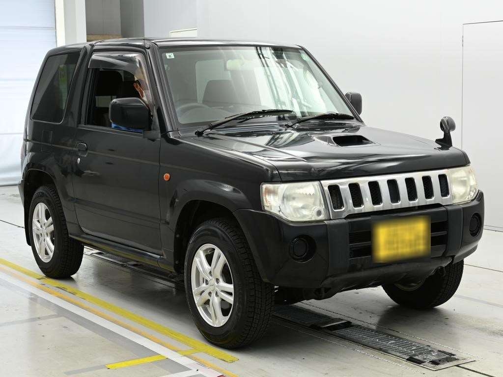 MITSUBISHI PAJERO MINI