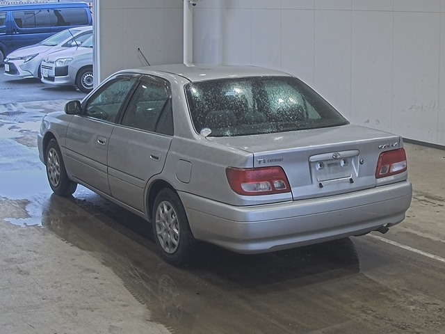 TOYOTA CARINA
