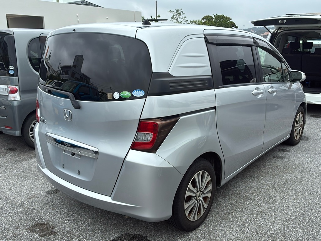 HONDA FREED SPIKE
