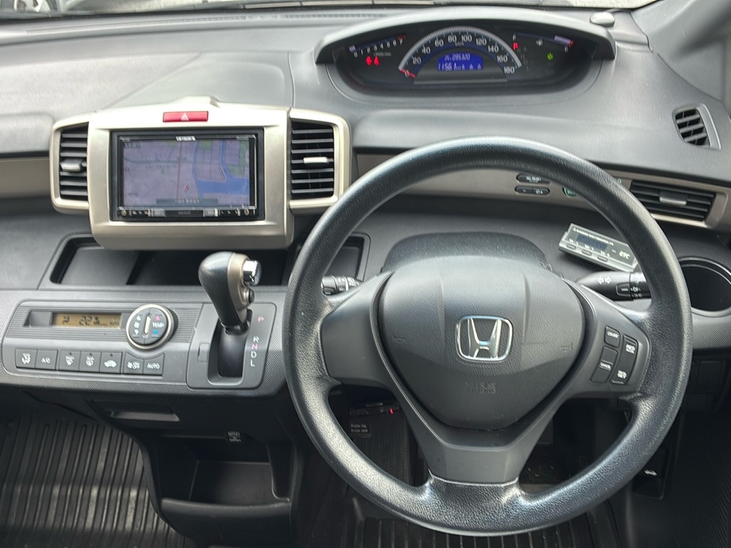 HONDA FREED SPIKE