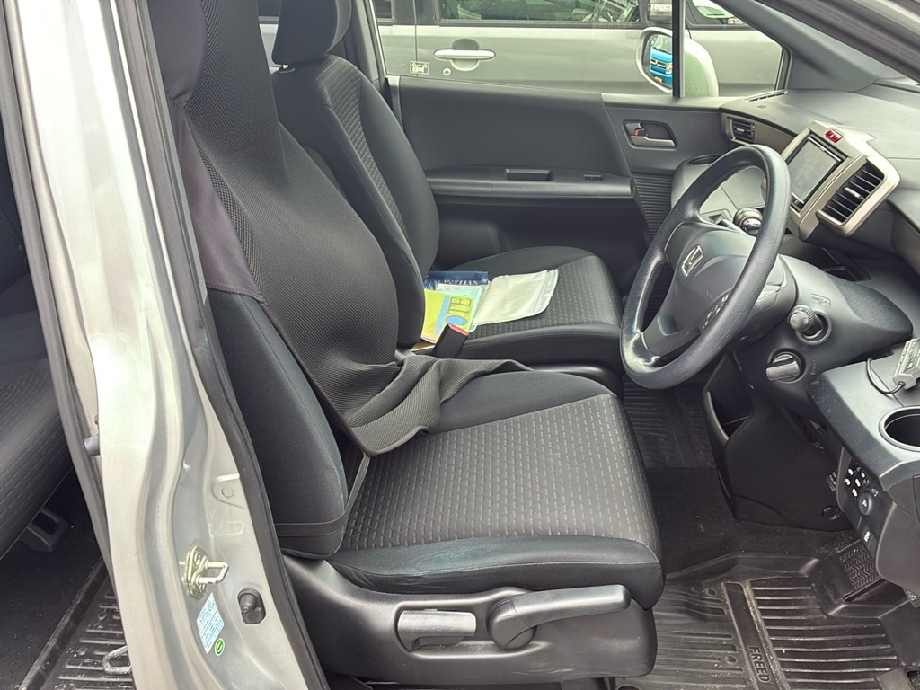 HONDA FREED SPIKE