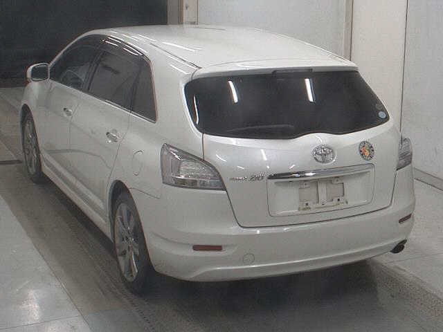 TOYOTA MARK X ZIO