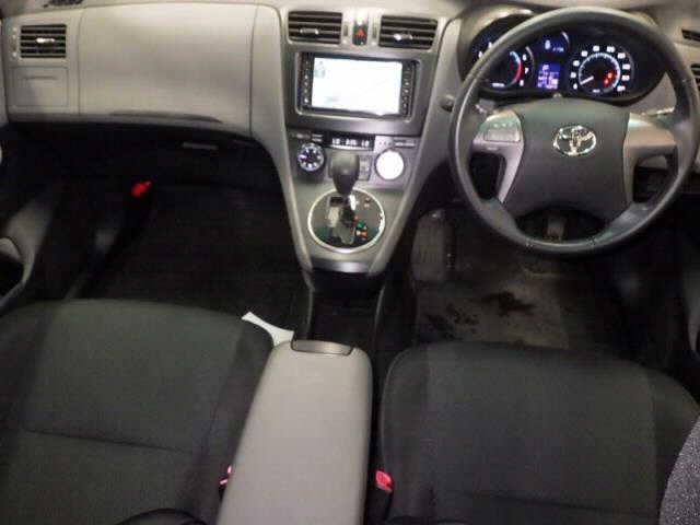 TOYOTA MARK X ZIO