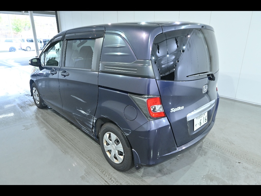 HONDA FREED SPIKE