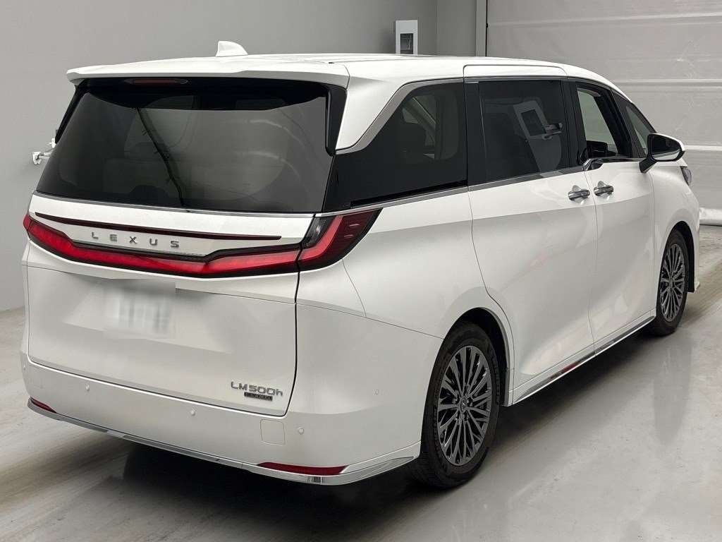 LEXUS LM500H