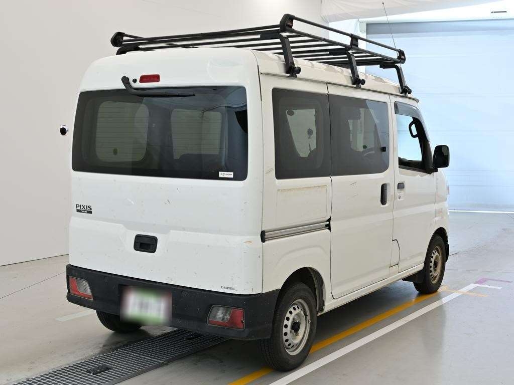 TOYOTA PIXIS VAN