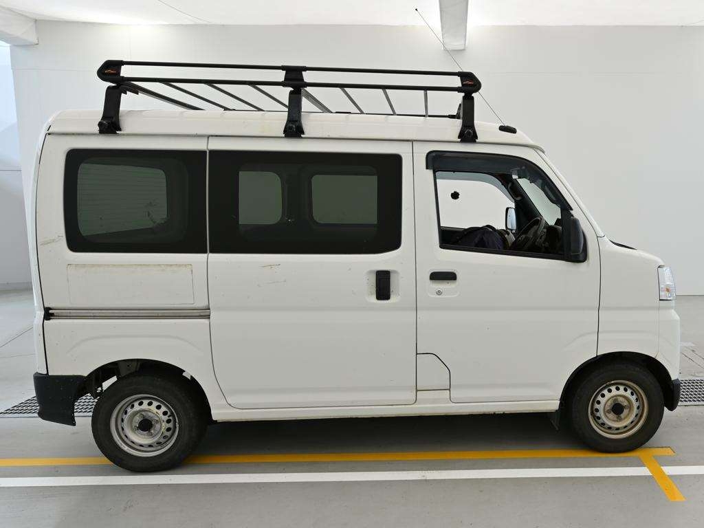 TOYOTA PIXIS VAN