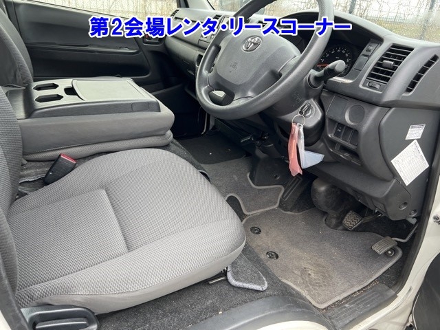 TOYOTA REGIUS ACE