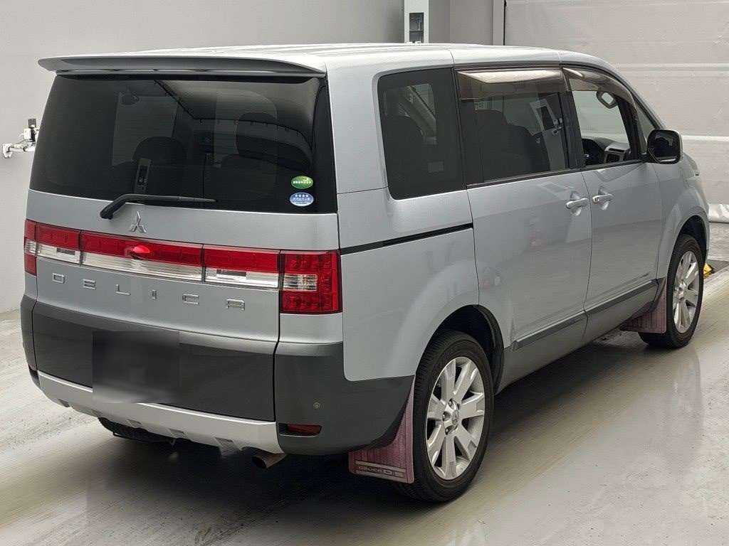 MITSUBISHI DELICA D:5