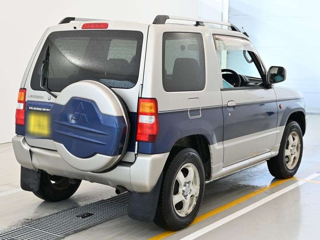 MITSUBISHI PAJERO MINI