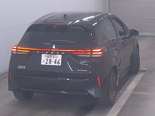 NISSAN AURA
