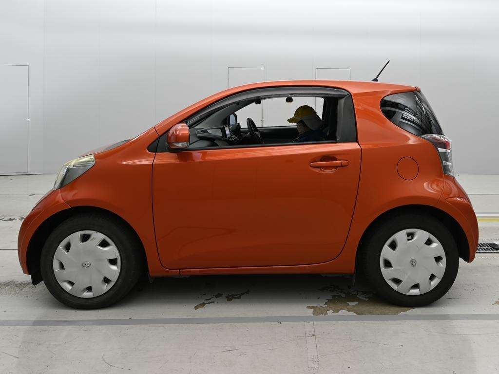 TOYOTA IQ