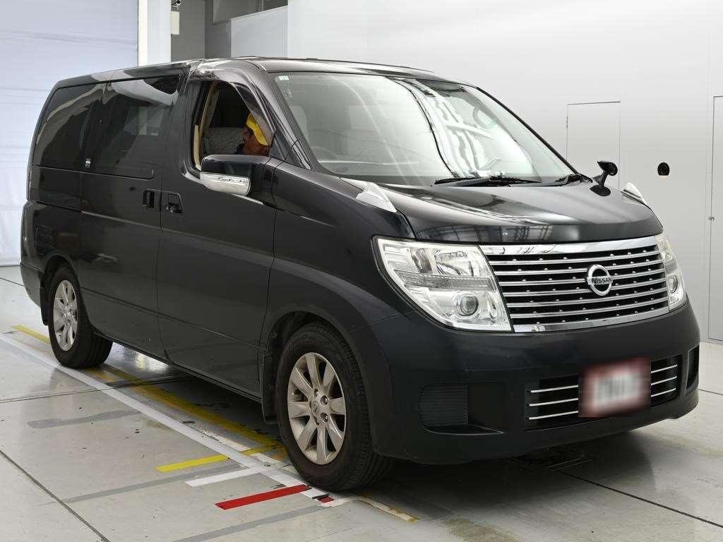 NISSAN ELGRAND