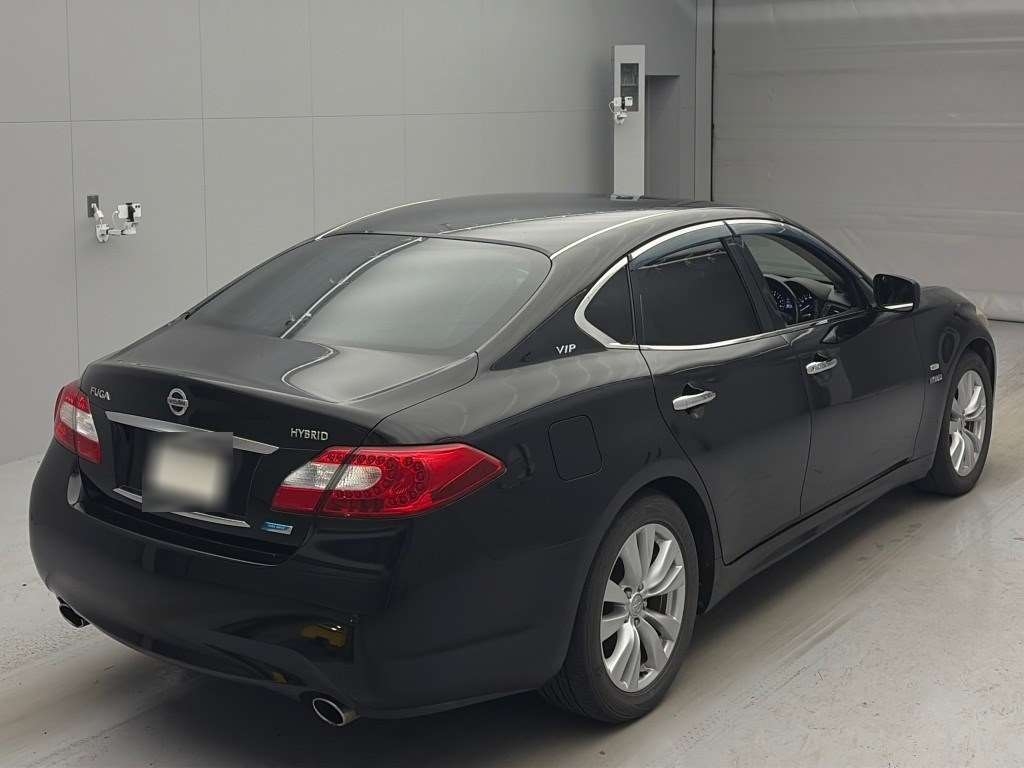 NISSAN FUGA