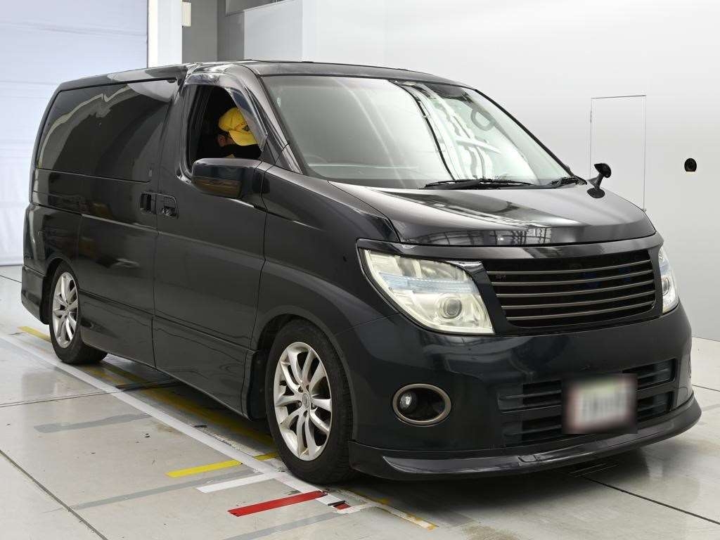 NISSAN ELGRAND