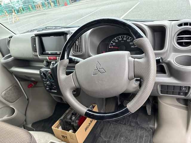 MITSUBISHI MINICAB