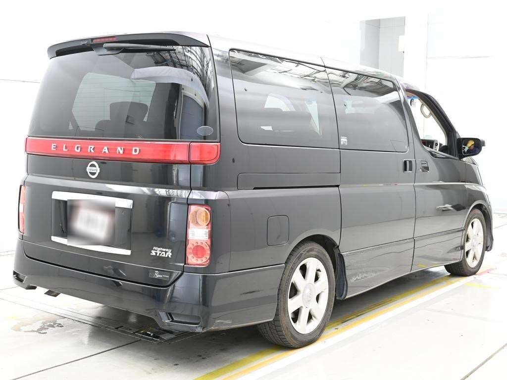 NISSAN ELGRAND