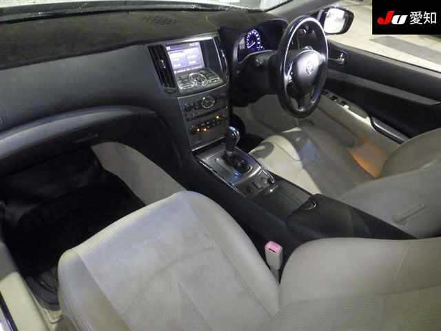 NISSAN SKYLINE