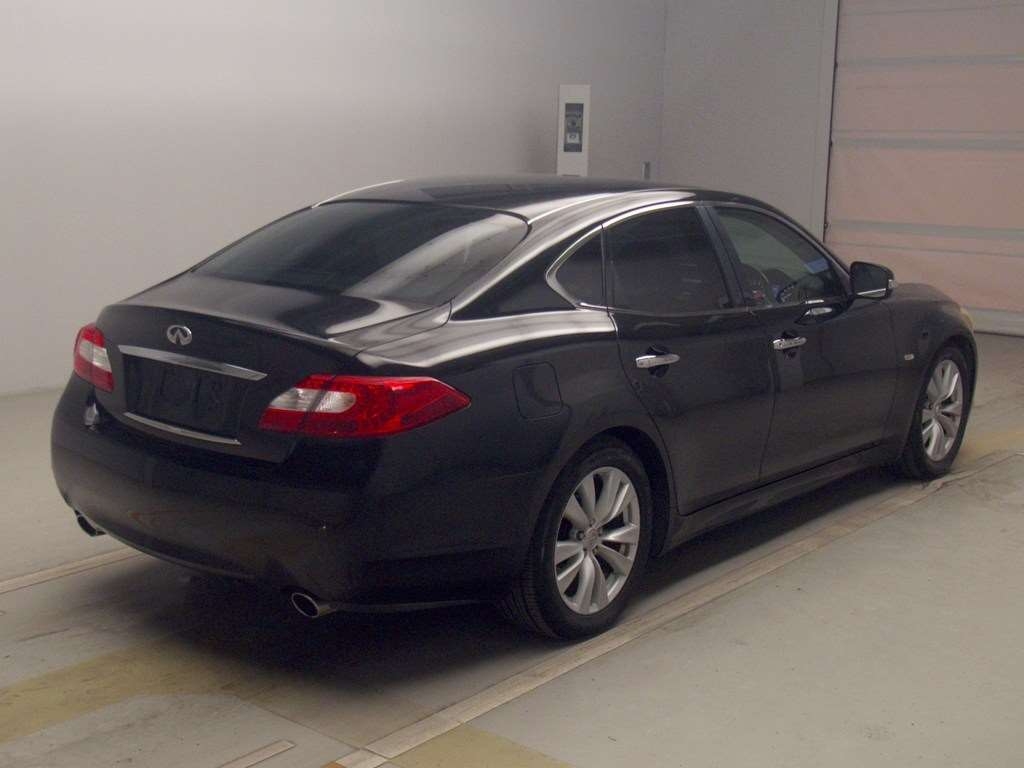 NISSAN FUGA