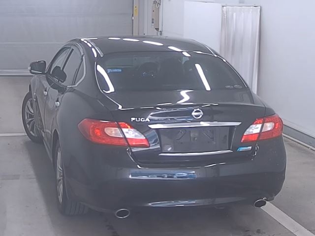 NISSAN FUGA