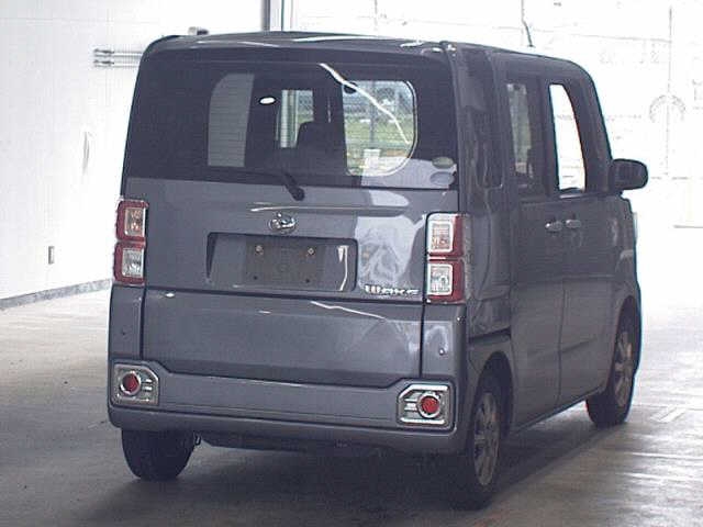 DAIHATSU WAKE