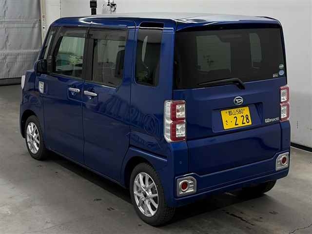 DAIHATSU WAKE