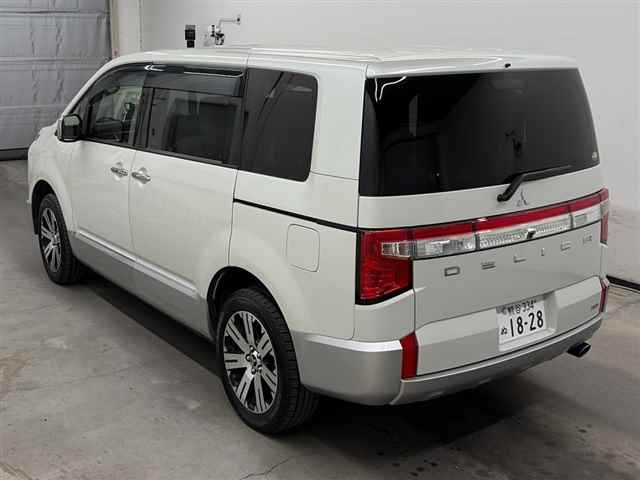 MITSUBISHI DELICA D:5