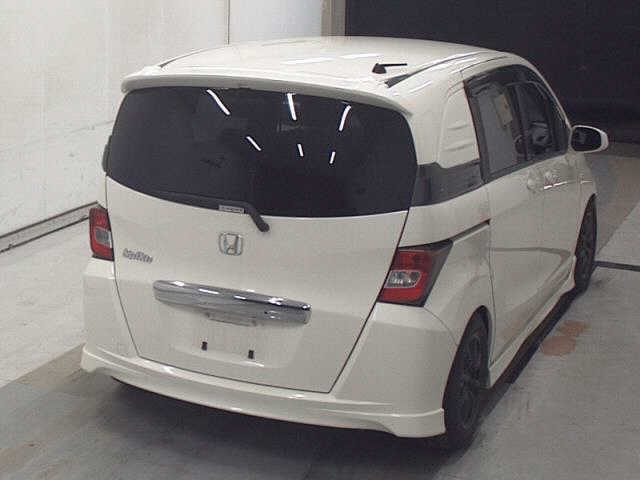 HONDA FREED SPIKE