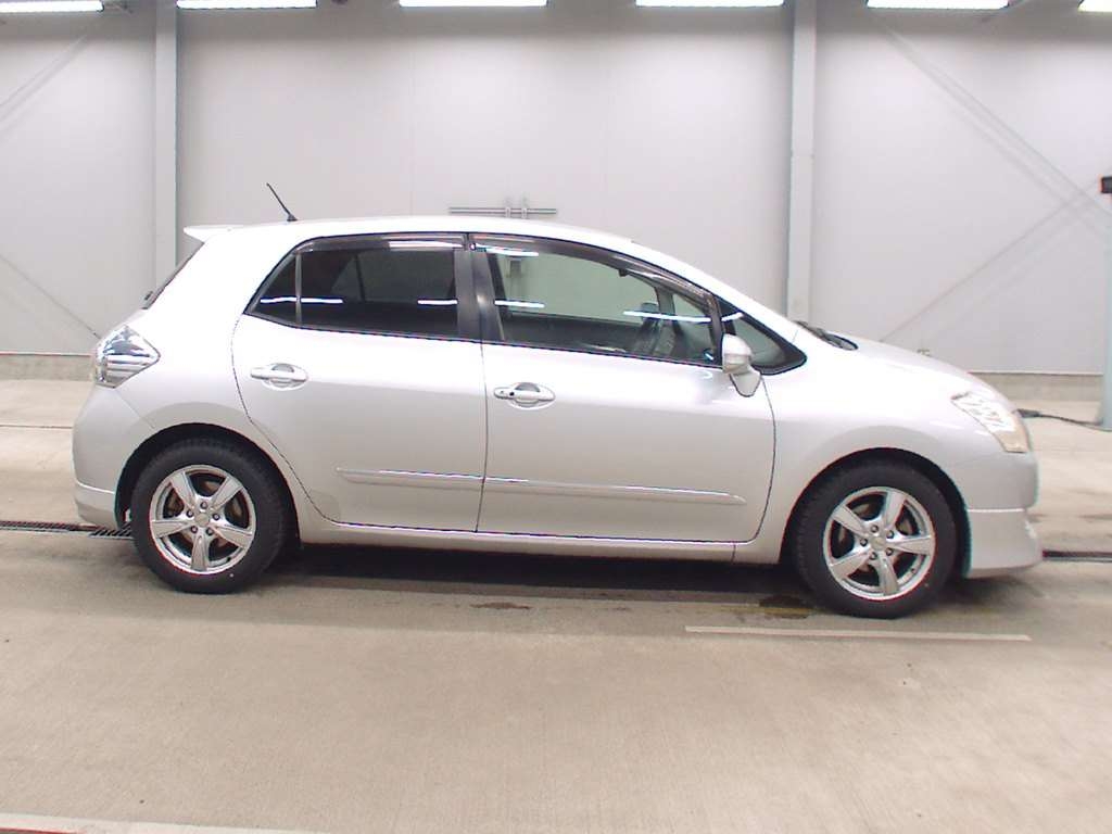 TOYOTA BLADE