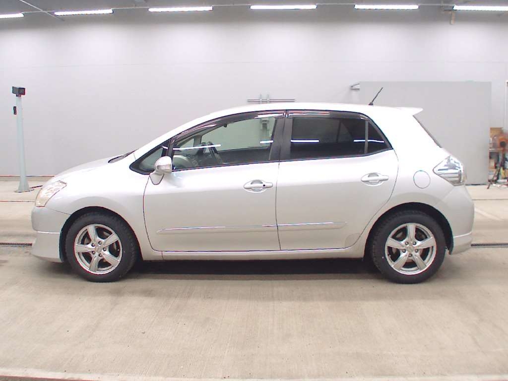TOYOTA BLADE
