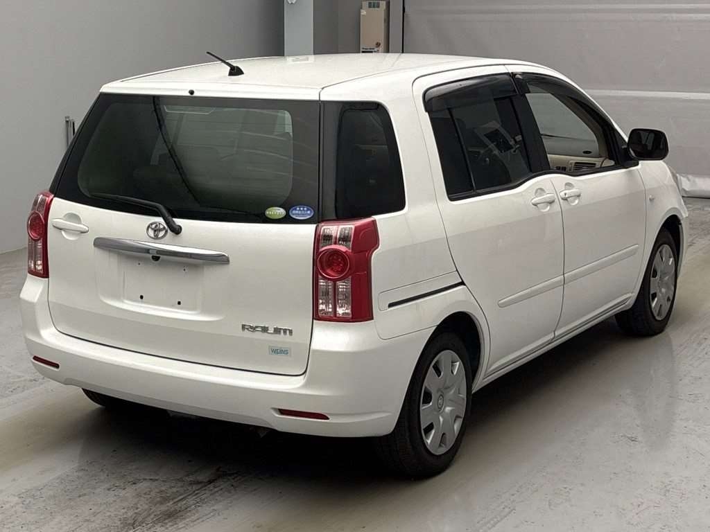 TOYOTA RAUM