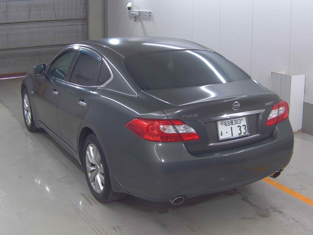 NISSAN FUGA