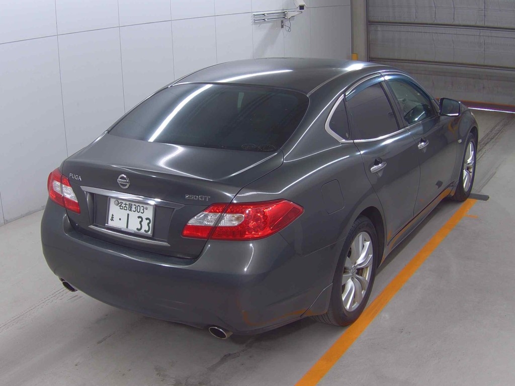 NISSAN FUGA