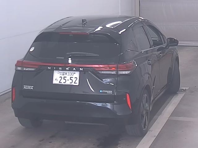 NISSAN AURA